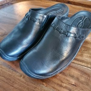 KEEN Winslow Size 7.5M (US) Black Women's Mule